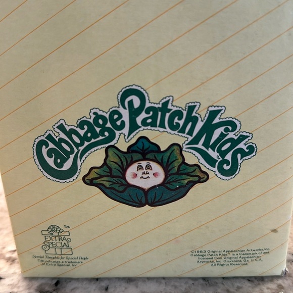 VINTAGE Cabbage Patch Kids in Their Clubhouse - Picture 5 of 11